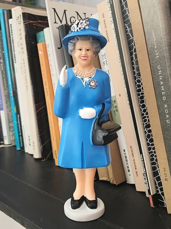 Kikkerland Solar Queen Derby Edition Blue product image with Queen