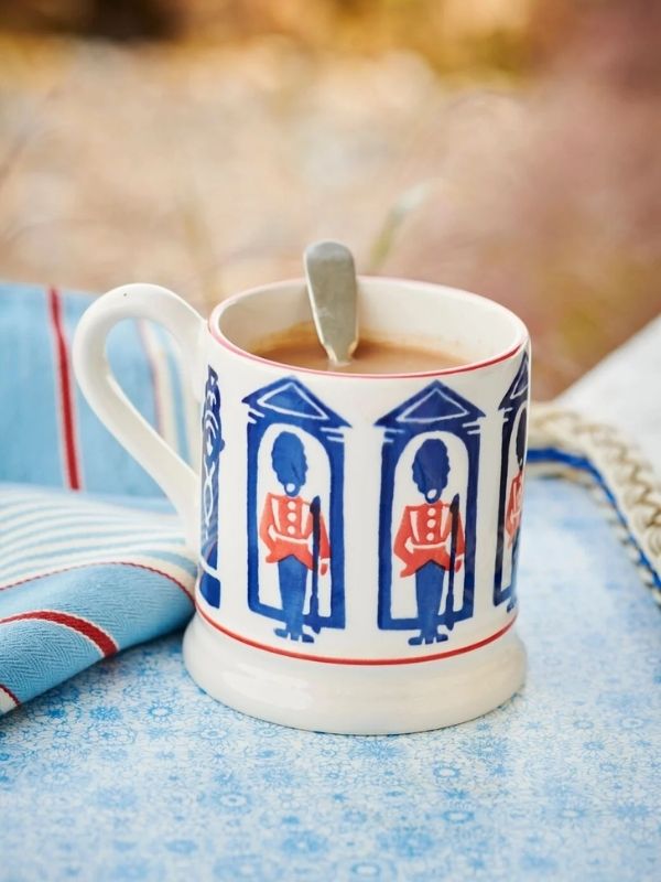 Emma Bridgewater King's Guard 1/2 Pint Mug Best of British NBPT  Lifestyle & Classic Mugs.