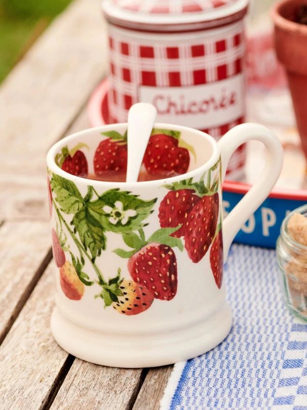 Emma Bridgewater Strawberries 1/2 Pint Mug